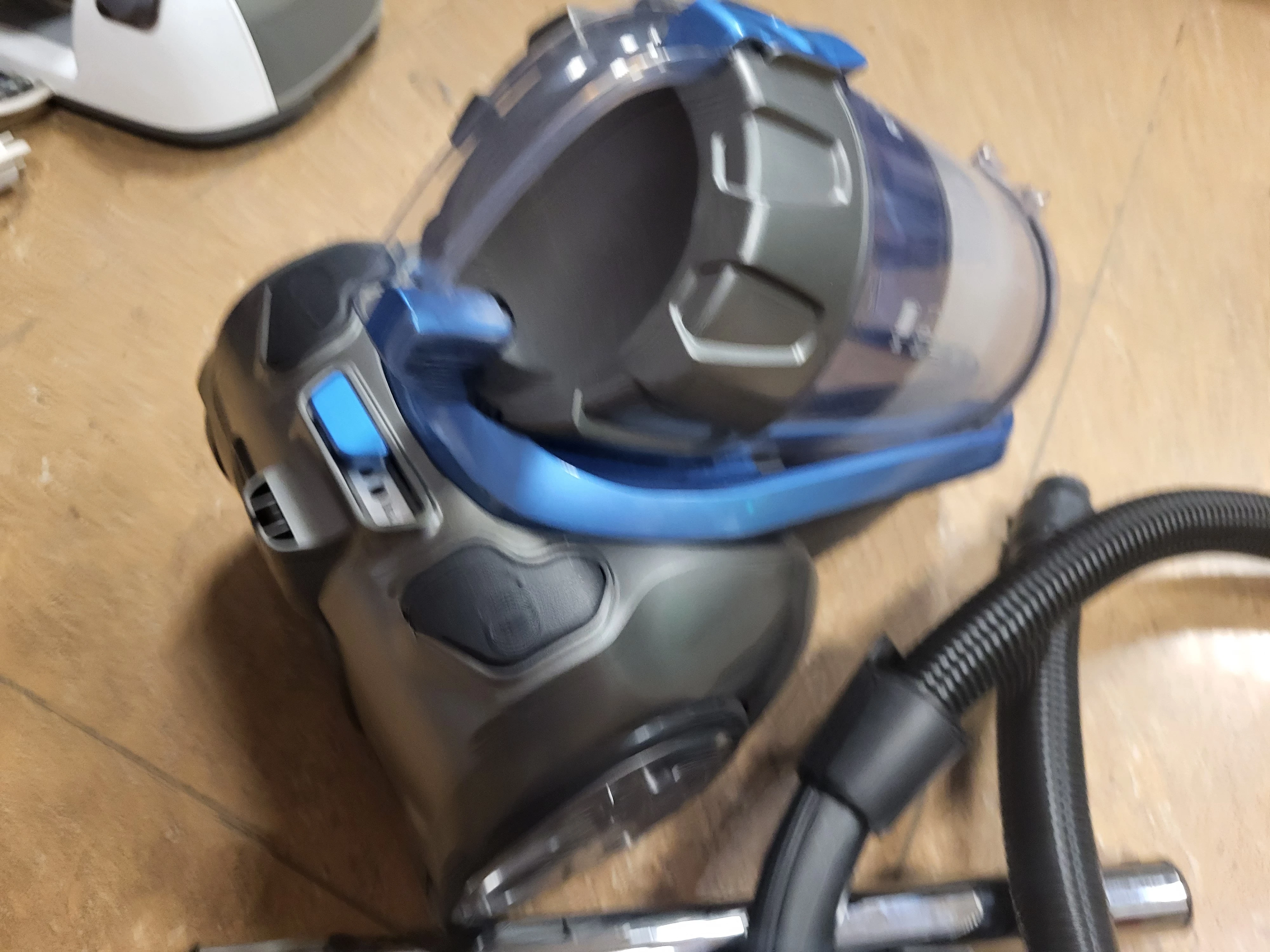 odkurzacz-raven-eo003n-stan-uzywany