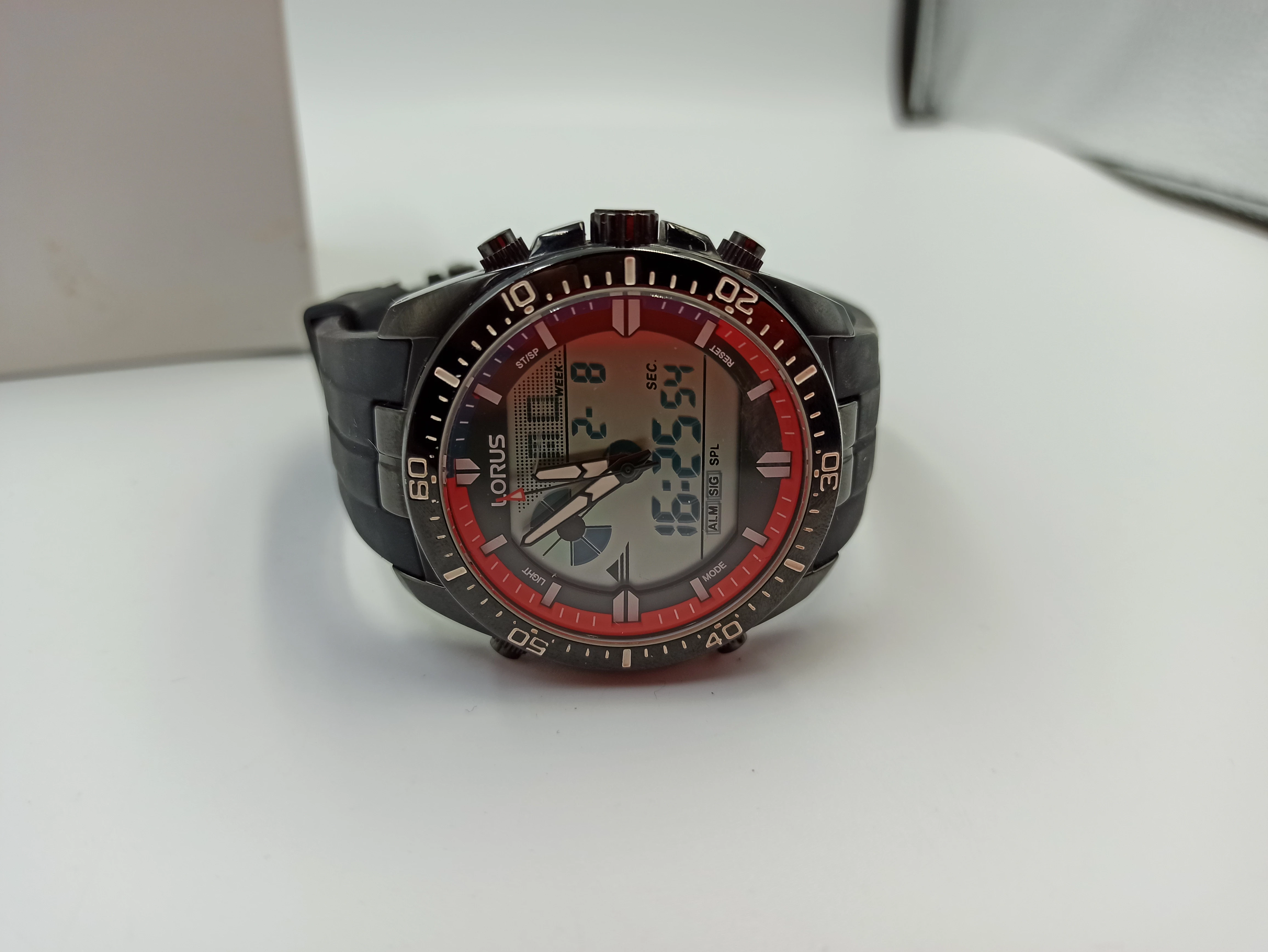 zegarek-meski-lorus-r2b09ax9-z026-x001-stan-uzywany