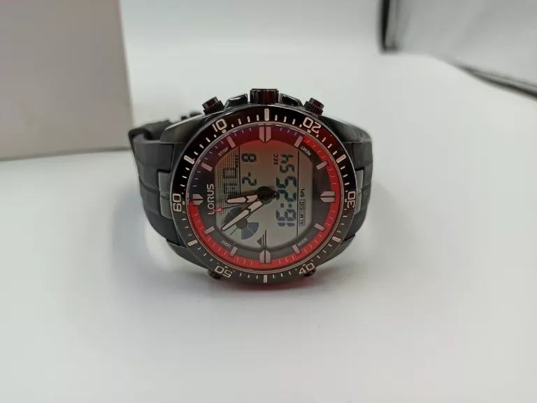 ZEGAREK MĘSKI LORUS R2B09AX9 Z026-X001