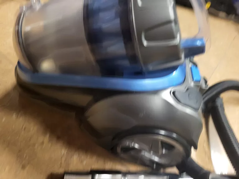 odkurzacz-raven-eo003n-moc-800