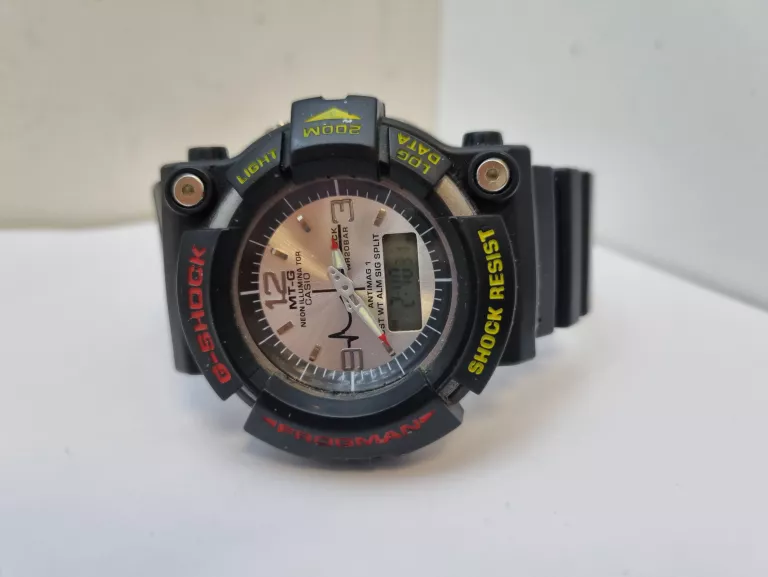 casio-g-shock-dw-8200-mechanizm-kwarcowy