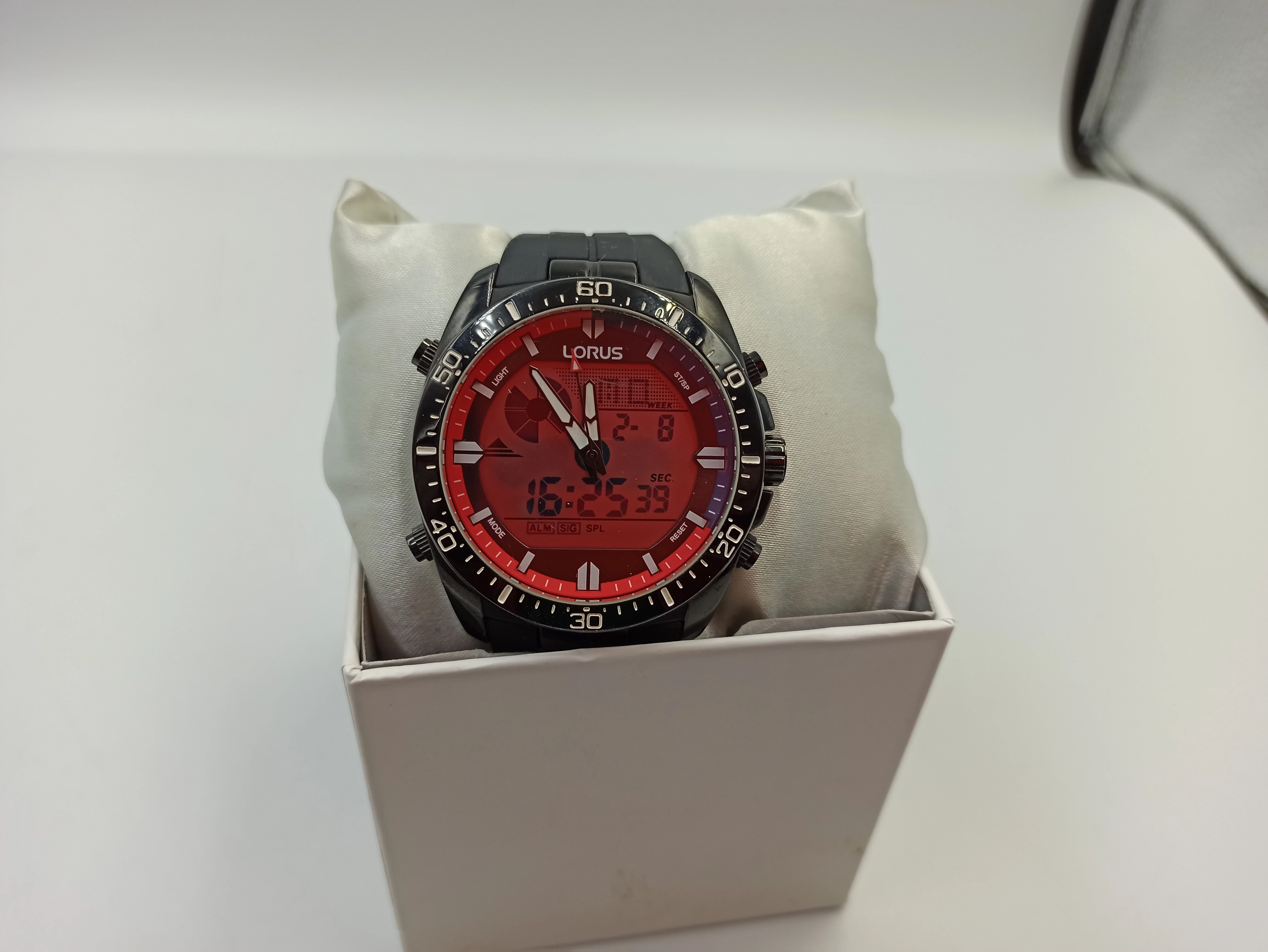 zegarek-meski-lorus-r2b09ax9-z026-x001-niepodleglosci-26-czechowice-sc