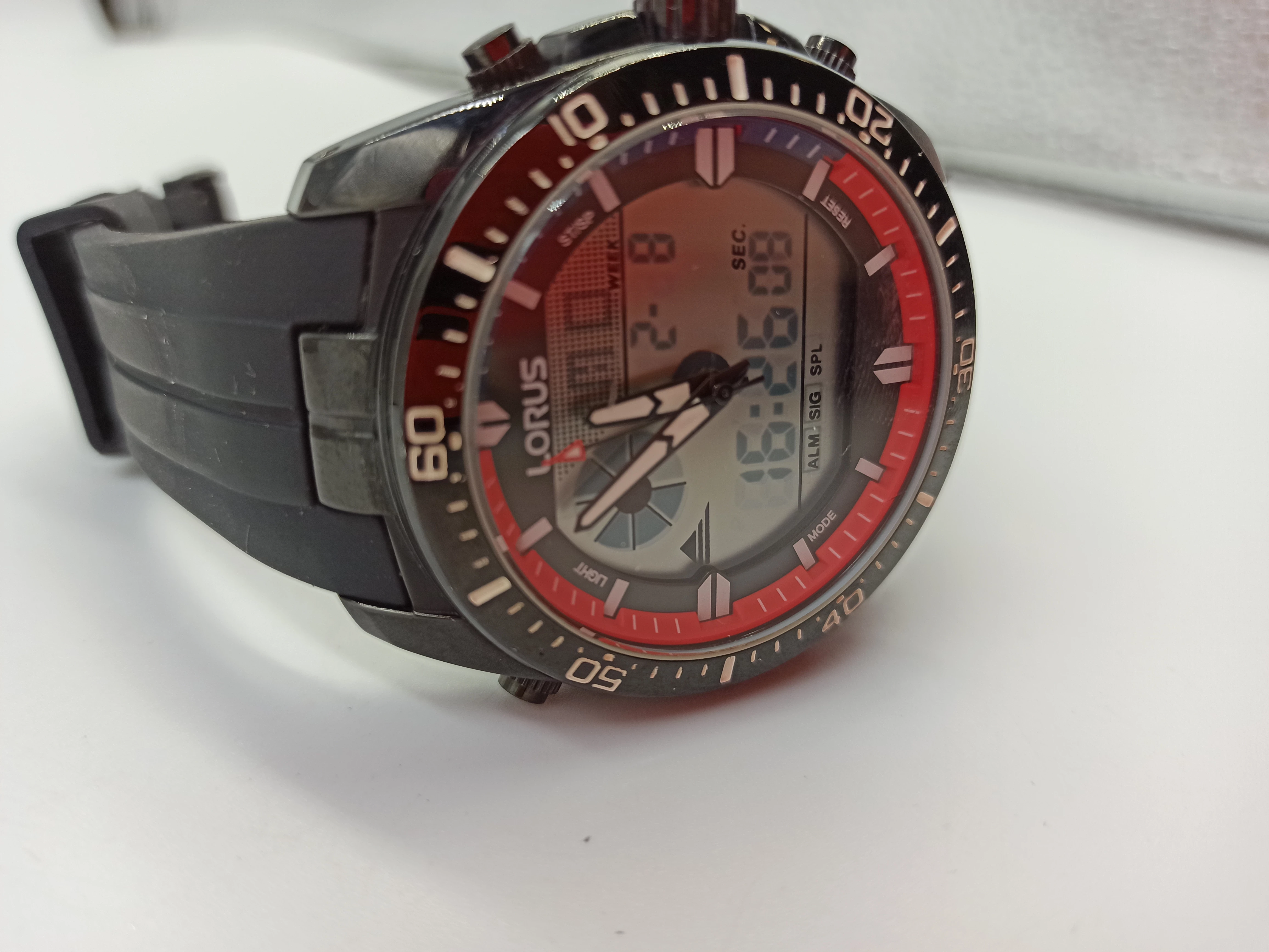 zegarek-meski-lorus-r2b09ax9-z026-x001-mechanizm-kwarcowy