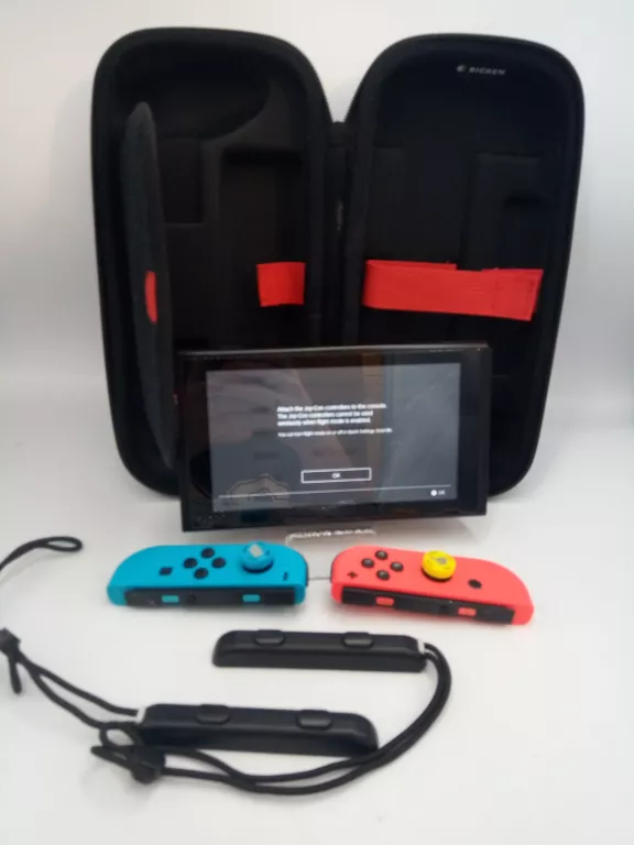 KONSOLA NINTENDO SWITCH V2 + STACJA + ETUI