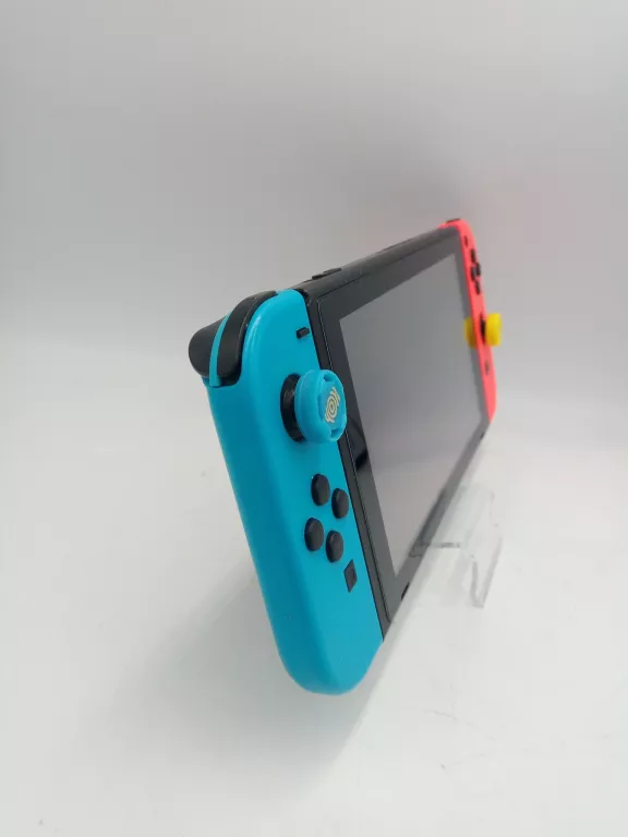 KONSOLA NINTENDO SWITCH V2 + STACJA + ETUI