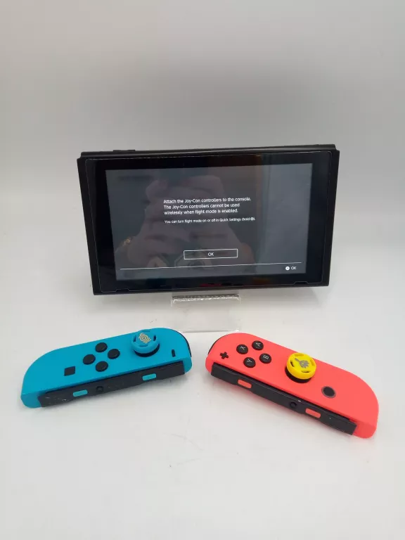 KONSOLA NINTENDO SWITCH V2 + STACJA + ETUI
