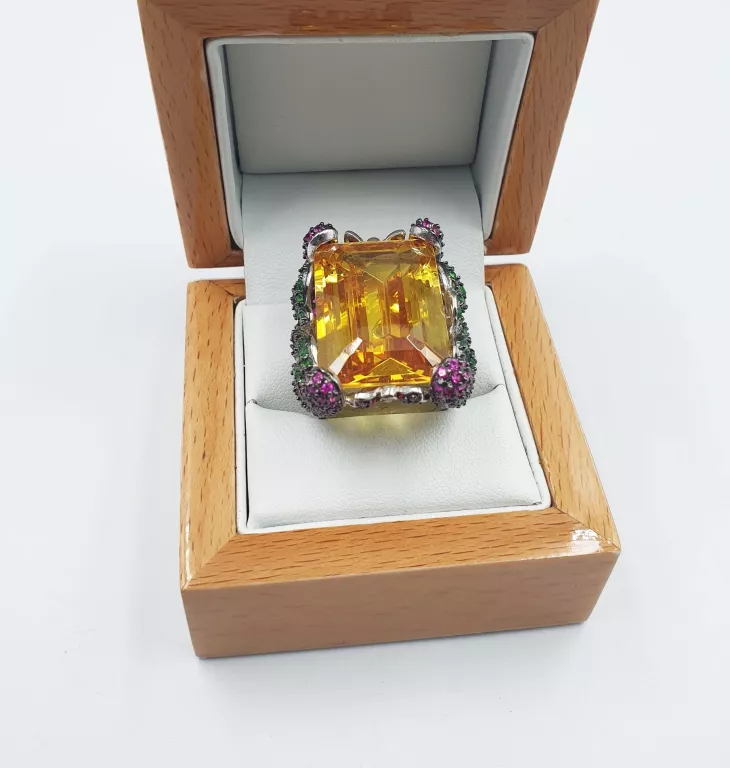 srebrny-pierscionek-z-kamieniami-3027gr-p925-stan-uzywany