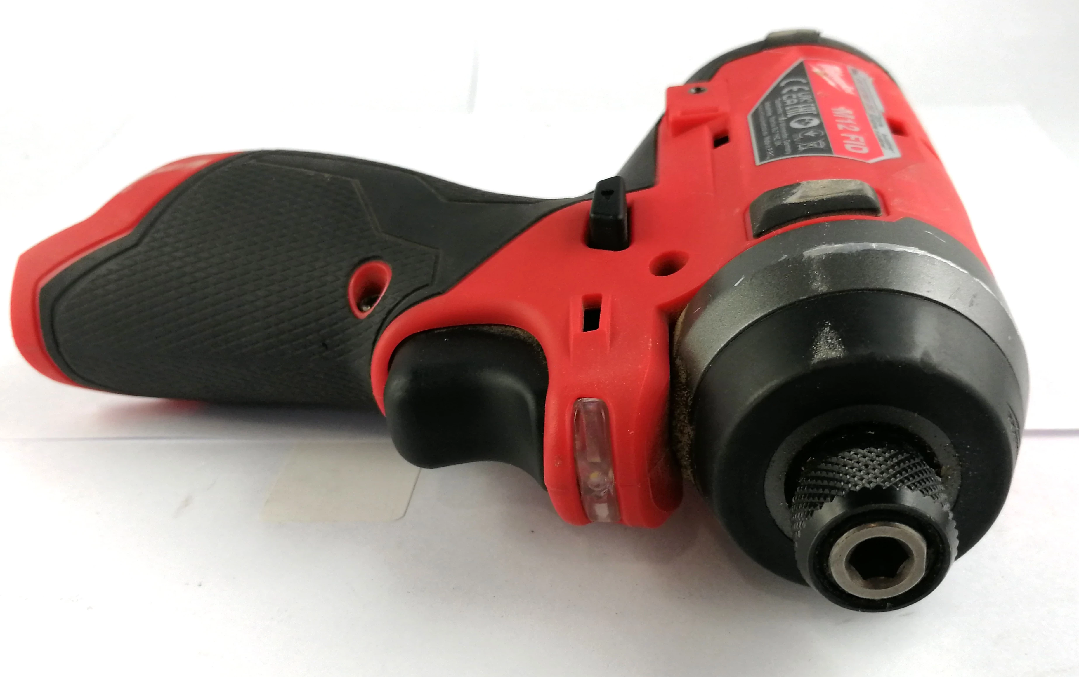 milwaukee-zakretarka-udarowa-hex-m12-fid-0-zasilanie-akumulatorowe