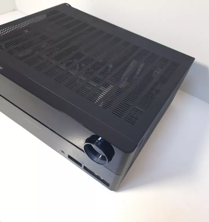 WZMACNIACZ HARMAN KARDON AVR260 OPIS!!!