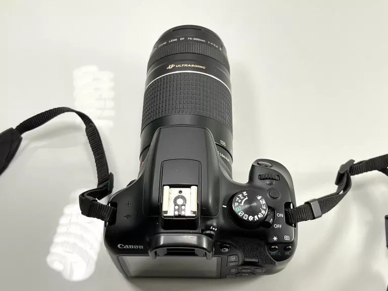 APARAT CANON EOS 1300D DS126621