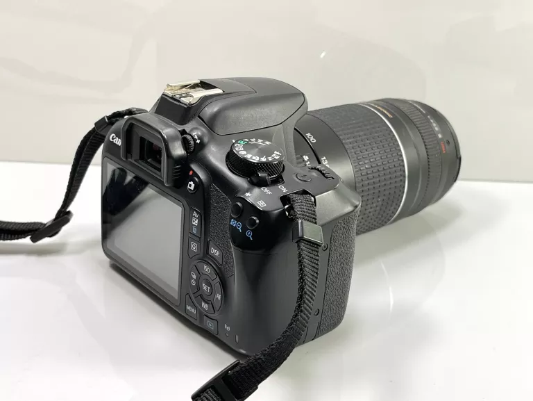 APARAT CANON EOS 1300D DS126621