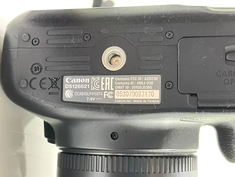 APARAT CANON EOS 1300D DS126621