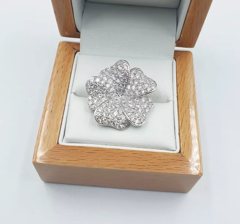 srebrna-broszka-z-krysztalami-722gr-p925-komandorska-147-wroclaw