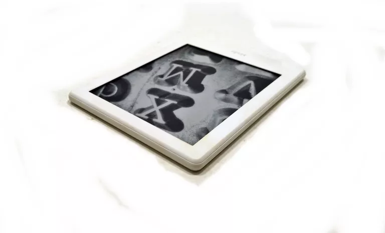 CZYTNIK EBOOKÓW AMAZON KINDLE SY69JL + ŁAD + ETUI