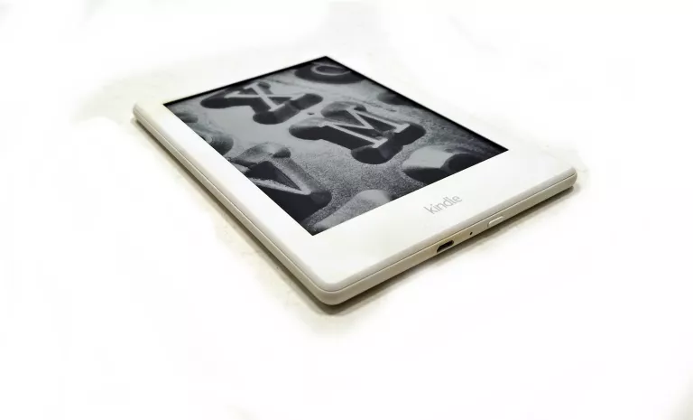 CZYTNIK EBOOKÓW AMAZON KINDLE SY69JL + ŁAD + ETUI