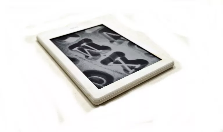 CZYTNIK EBOOKÓW AMAZON KINDLE SY69JL + ŁAD + ETUI