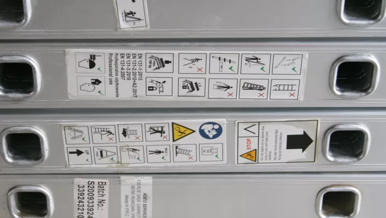 drabina-aluminiowa-skladana-przegubowa-wysokosc-robocza-336