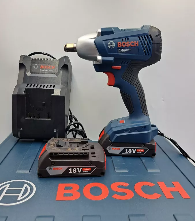 KLUCZ UDAROWY BOSCH GDS 250-LI 8V 3.0AH 2X AKUM.