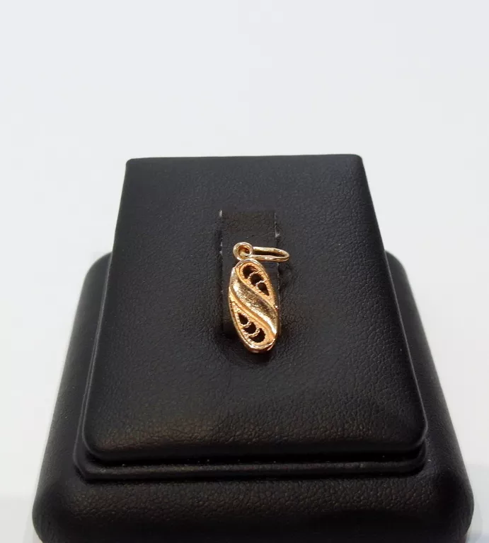 ZŁOTY WISIOREK Z RZEŹBIENIAMI W ŚRODKU PRP. 585