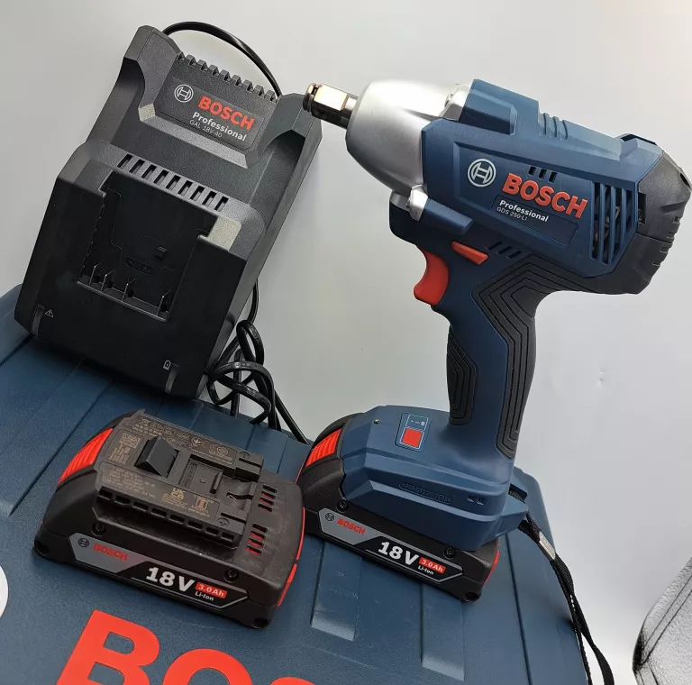 KLUCZ UDAROWY BOSCH GDS 250-LI 8V 3.0AH 2X AKUM.