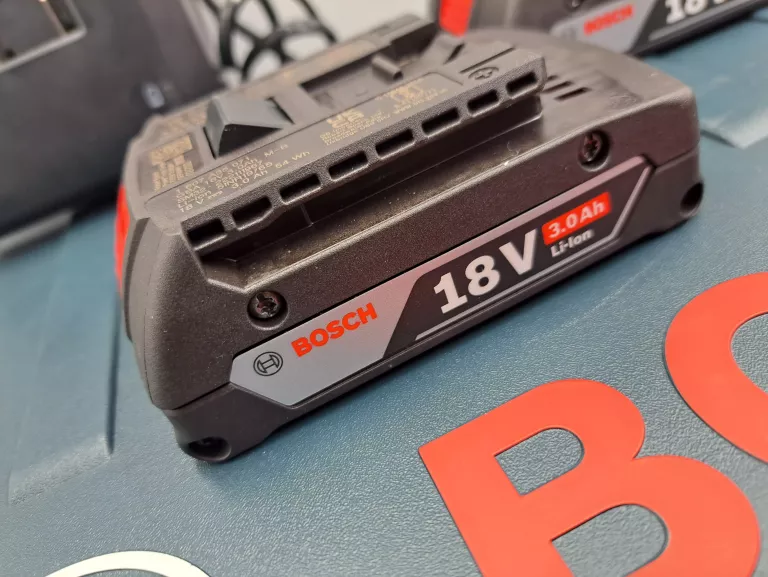 KLUCZ UDAROWY BOSCH GDS 250-LI 8V 3.0AH 2X AKUM.