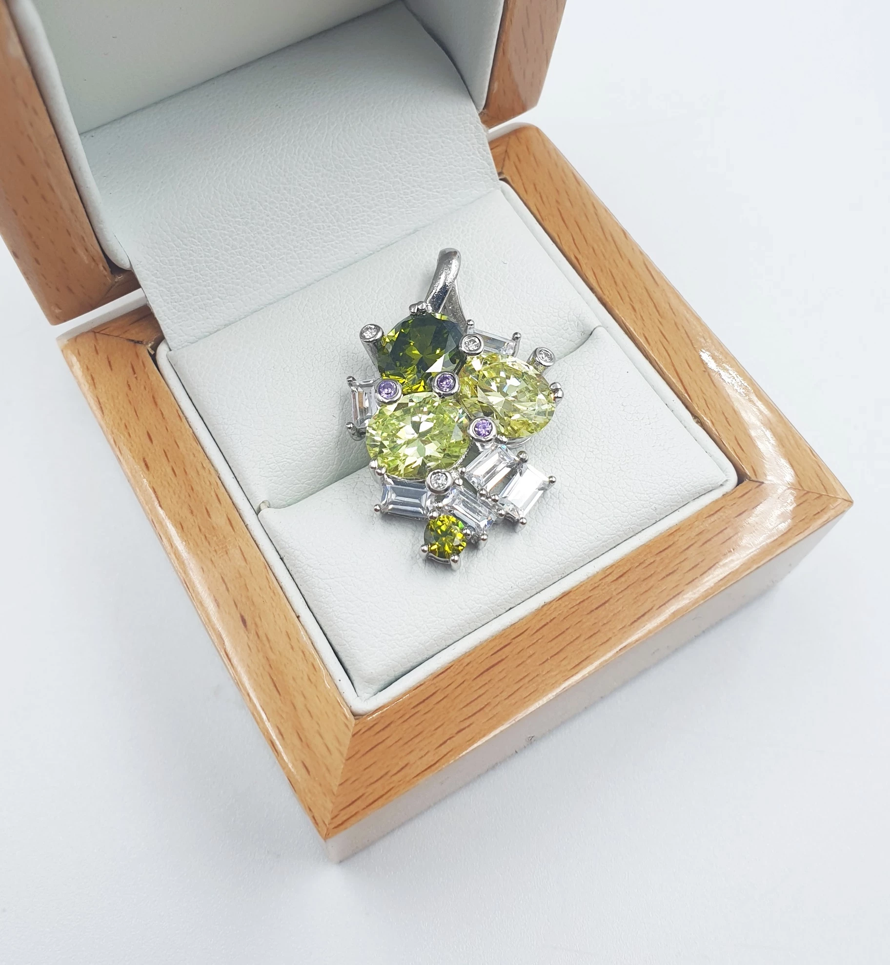 srebrna-zawieszka-z-krysztalami-843gr-p925-ean-gtin-5905220400843