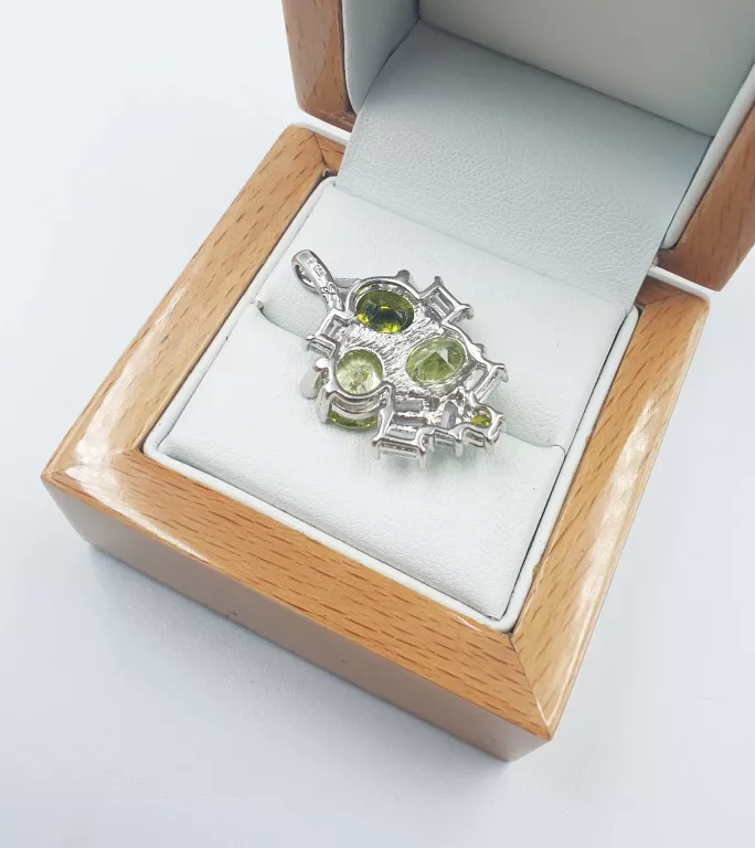 srebrna-zawieszka-z-krysztalami-843gr-p925-stan-11323-2