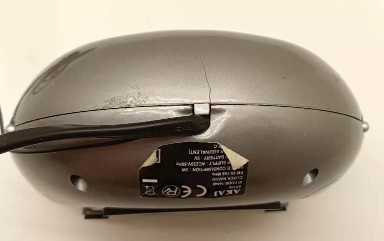 RADIO AKAI AR105