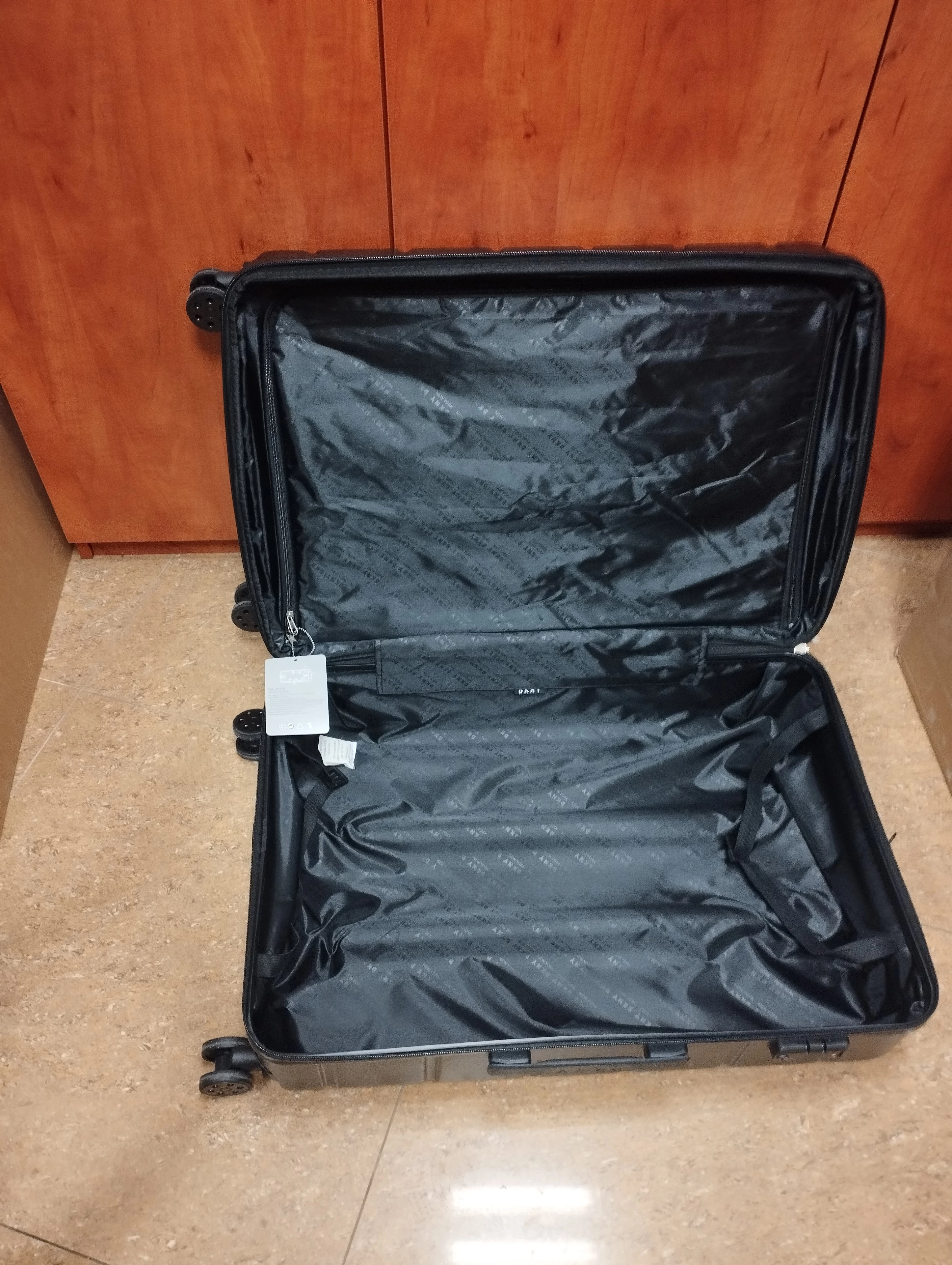 walizka-dkny-czarna-wielkosc-duza