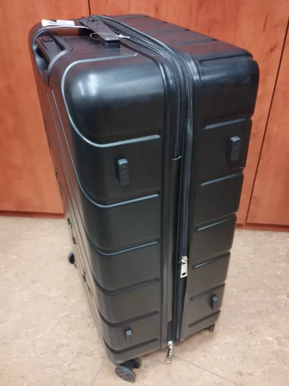 walizka-dkny-czarna-kod-producenta-5902687126217