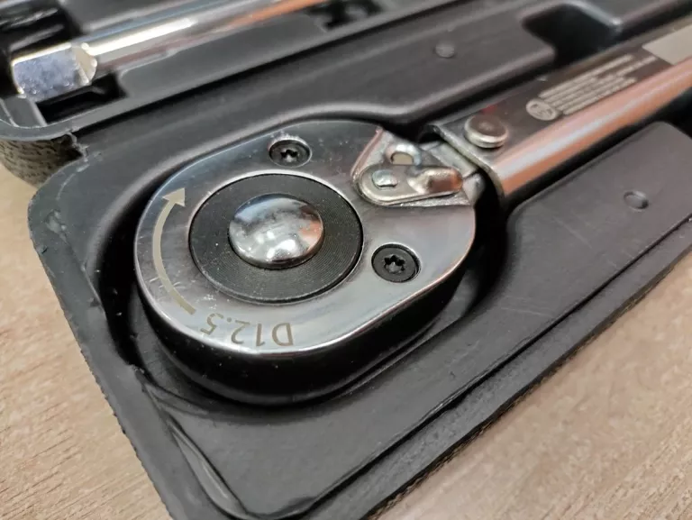 klucz-dynamometryczny-walter-12-80-210-nm-marka-walter