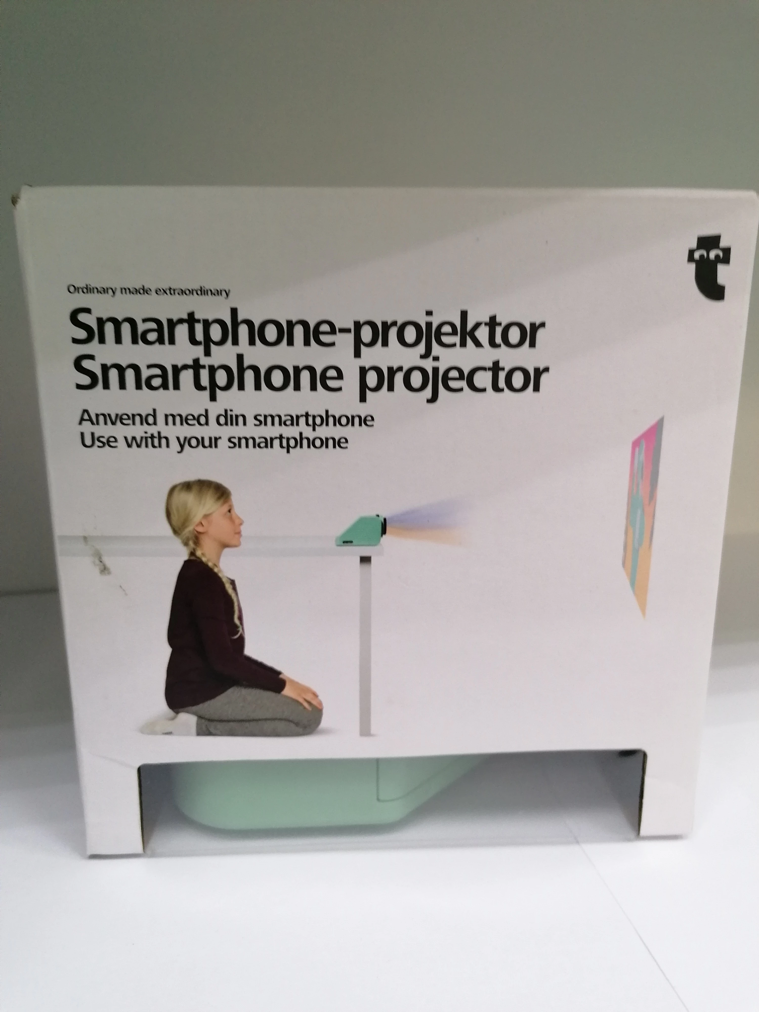 projektor-do-smartfona-flying-tiger-denmark-orzegowska-25-bytom