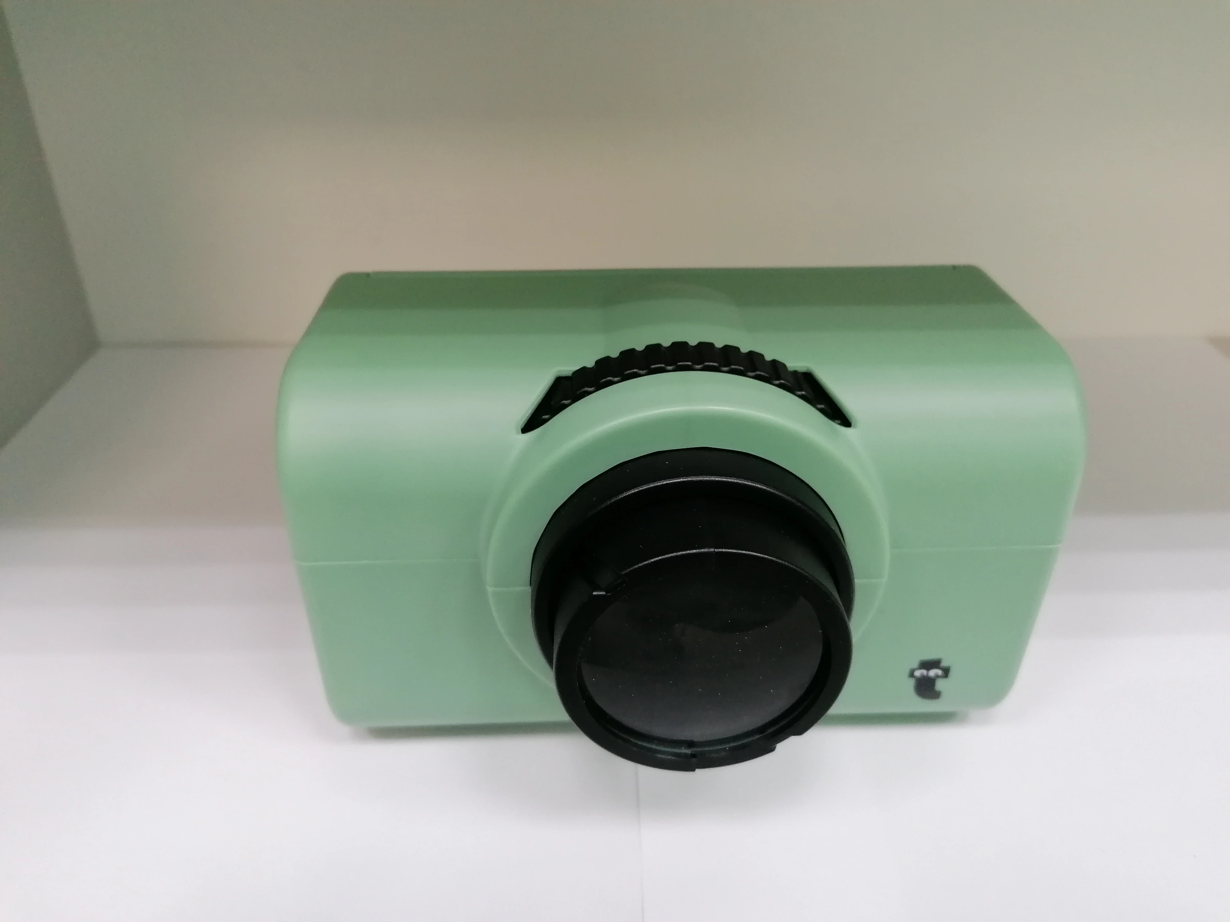 projektor-do-smartfona-flying-tiger-denmark-stan-uzywany