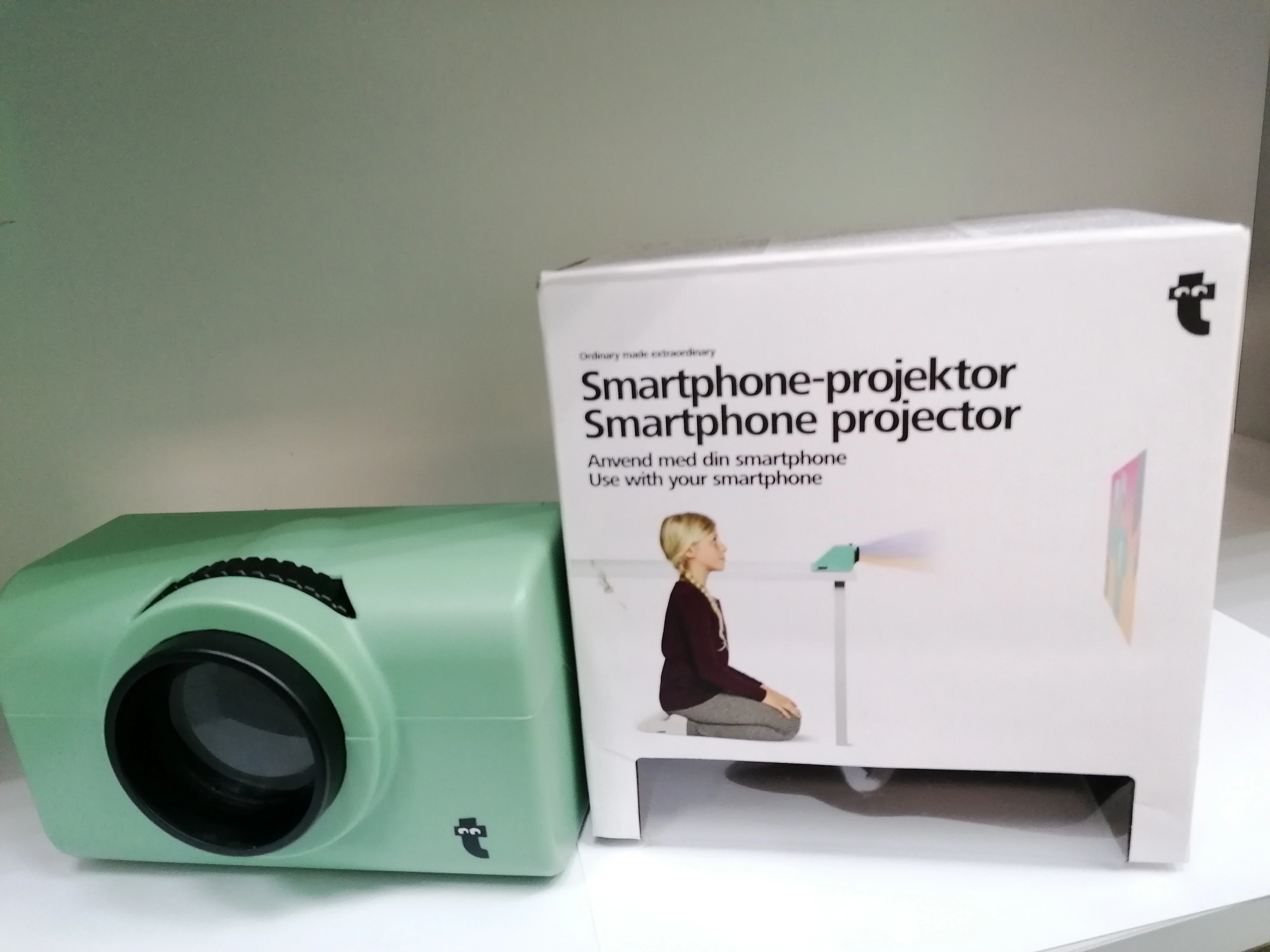 projektor-do-smartfona-flying-tiger-denmark-product-id
