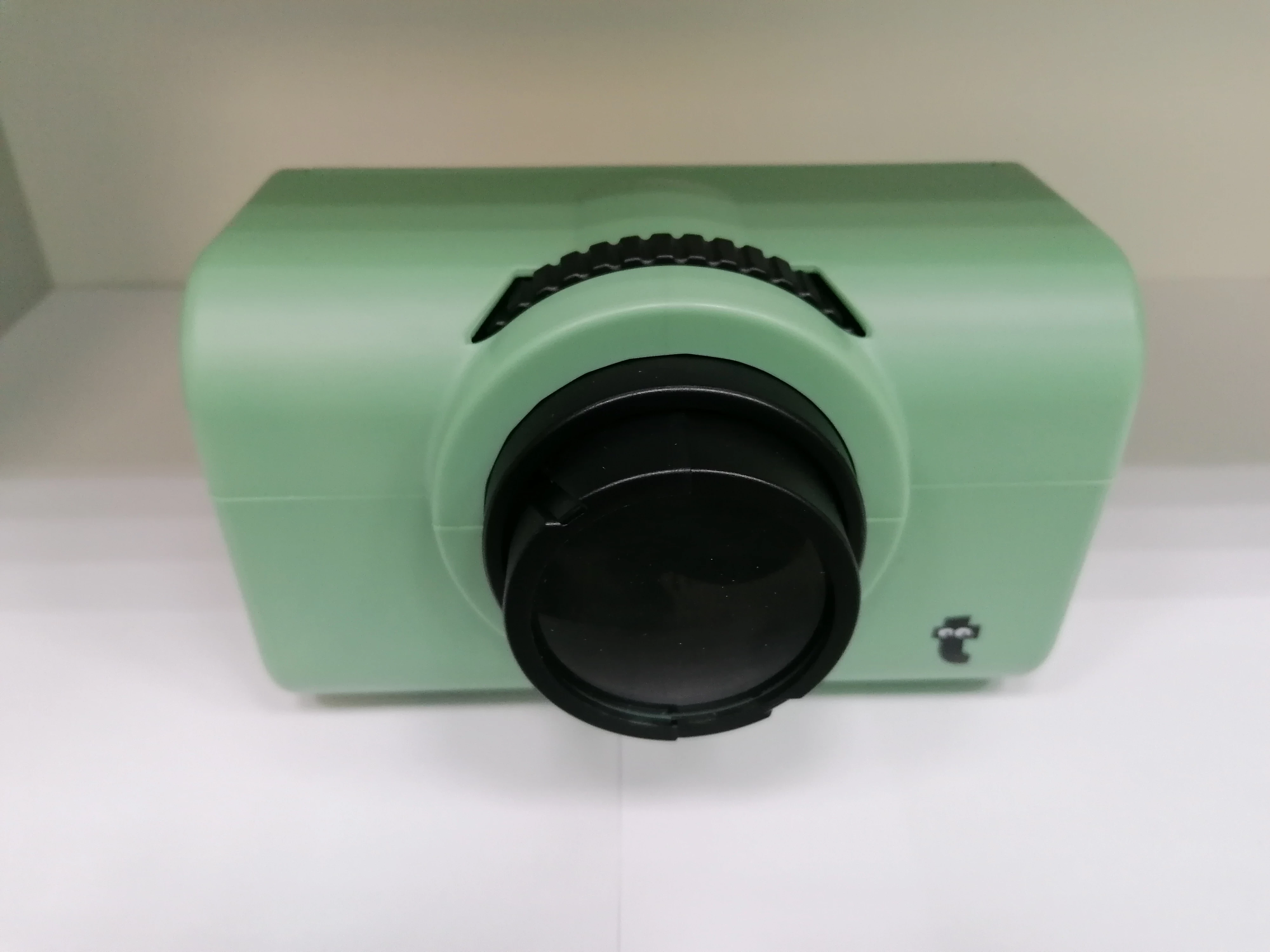 projektor-do-smartfona-flying-tiger-denmark-ean-gtin-0200030359721