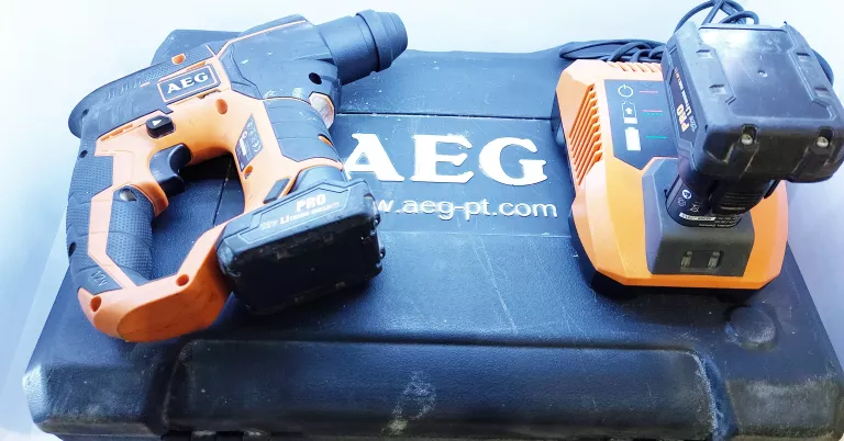 MŁOTOWIERTARKA AEG SDS AKUMULATOROWA 12V 2XBATERI