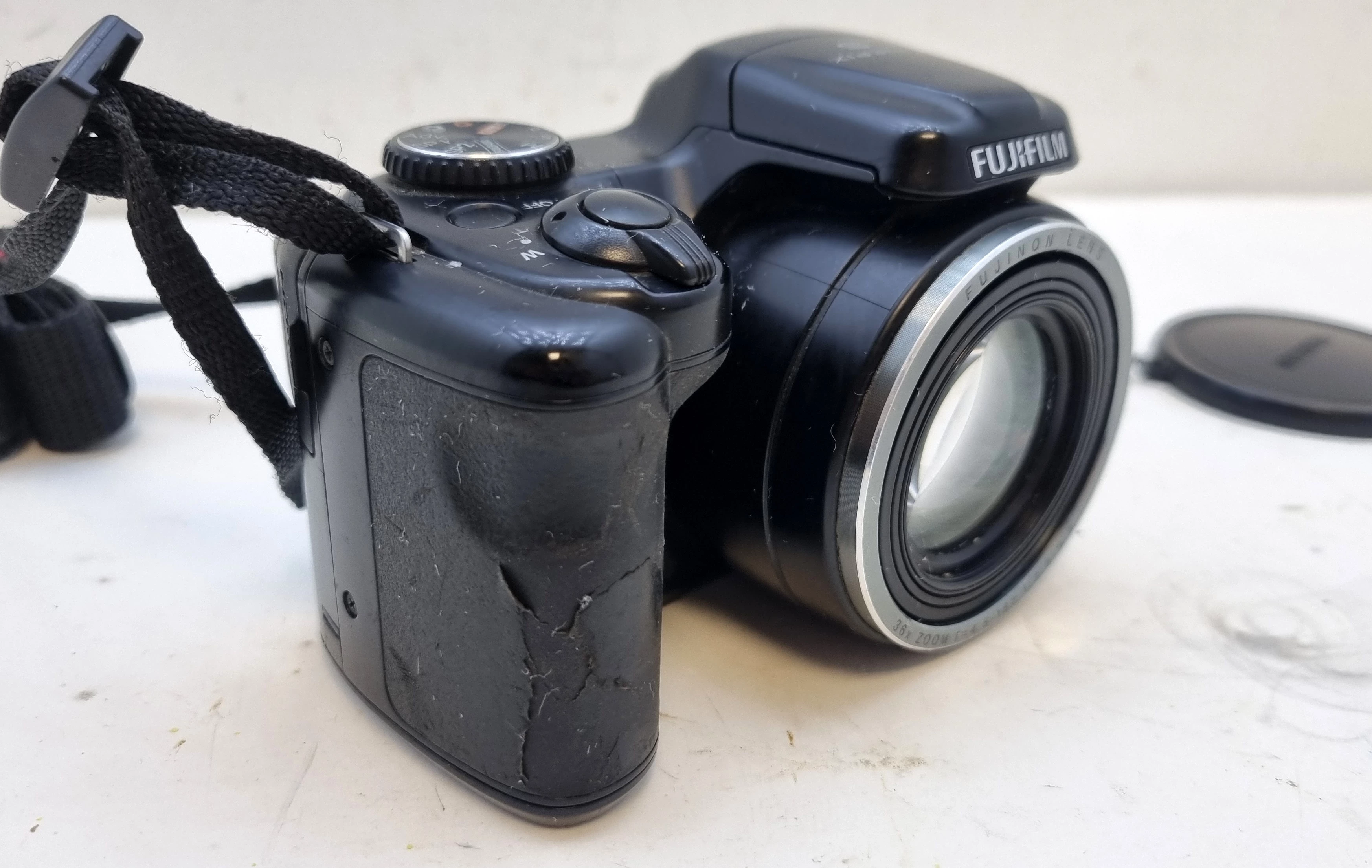 aparat-fujifilm-finepix-s8600-stan-uzywany