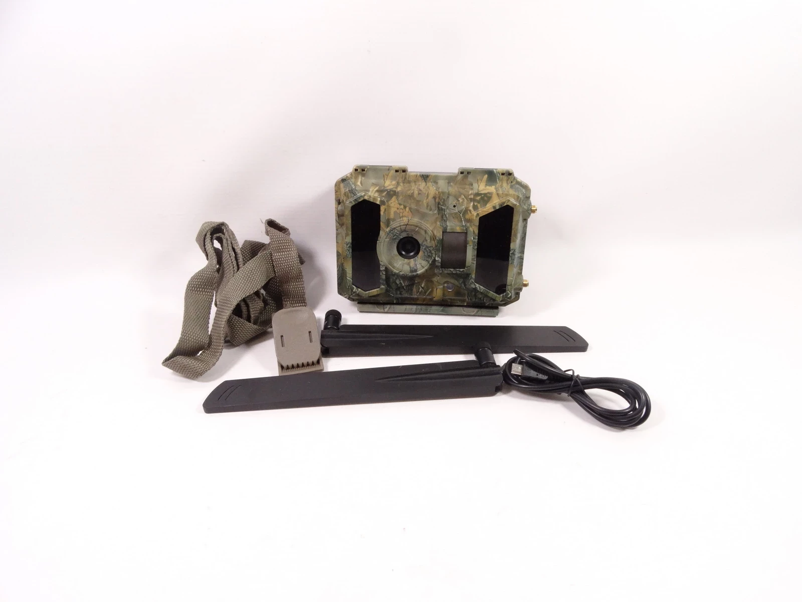 fotopulapka-kamera-lesna-full-hd-40cg-mms-gps-model-30cg