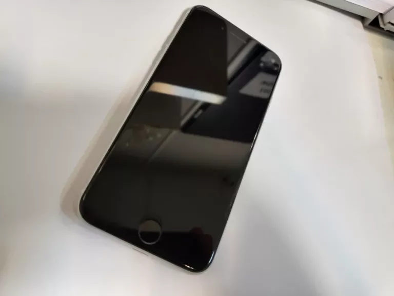 APPLE IPHONE SE (2020) 3 GB / 64 GB MX9T2PM/A