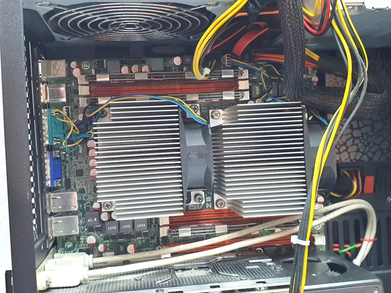 XEON E5620 X 2 48GB RAM 1TB SSD RADEON RX470 4GB