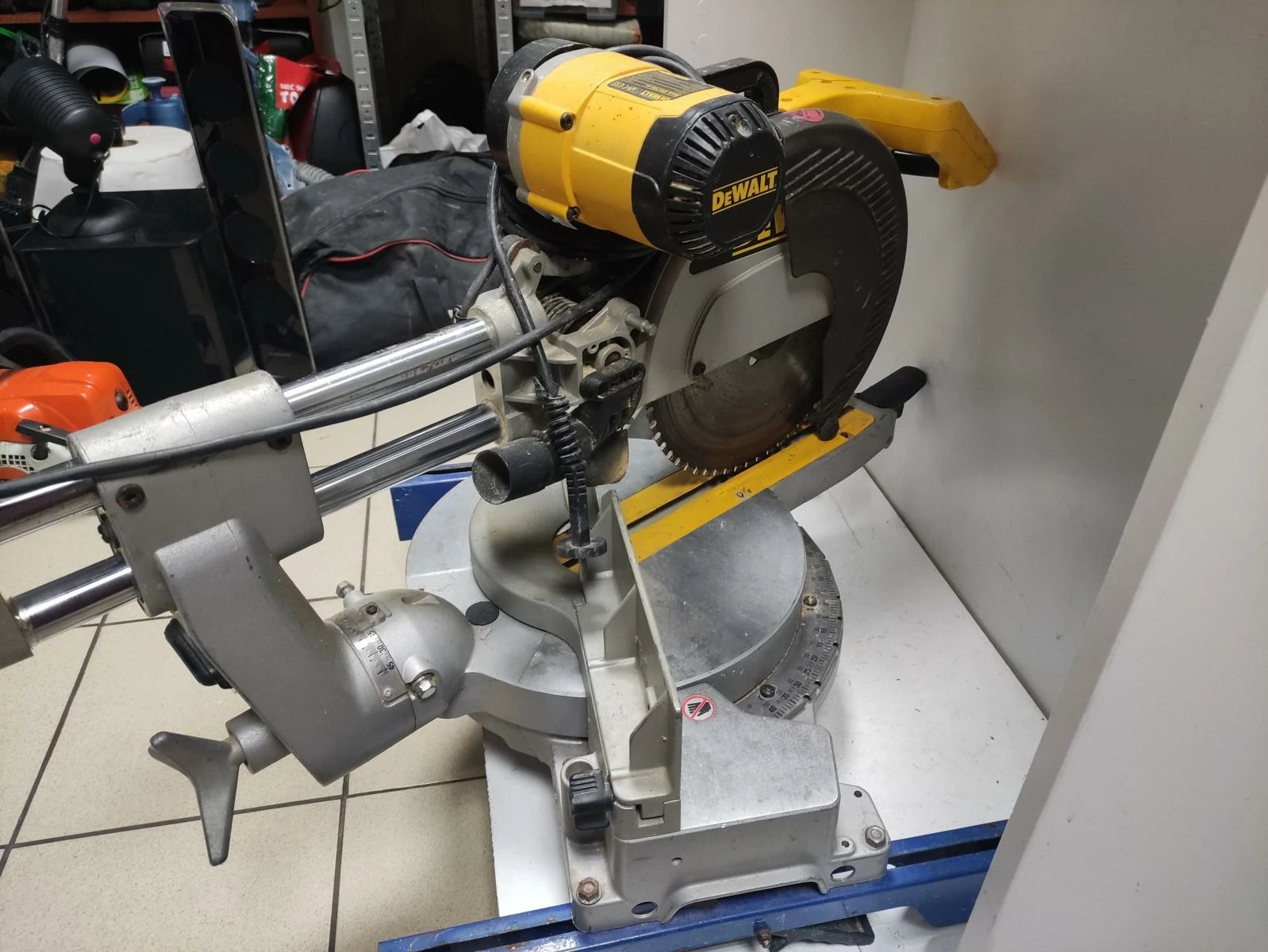 ukosnica-dewalt-dws780-qs-stan-uzywany