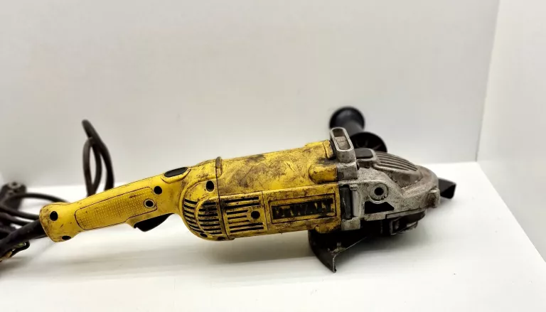 SZLIFIERKA KĄTOWA DEWALT DWE490-QS