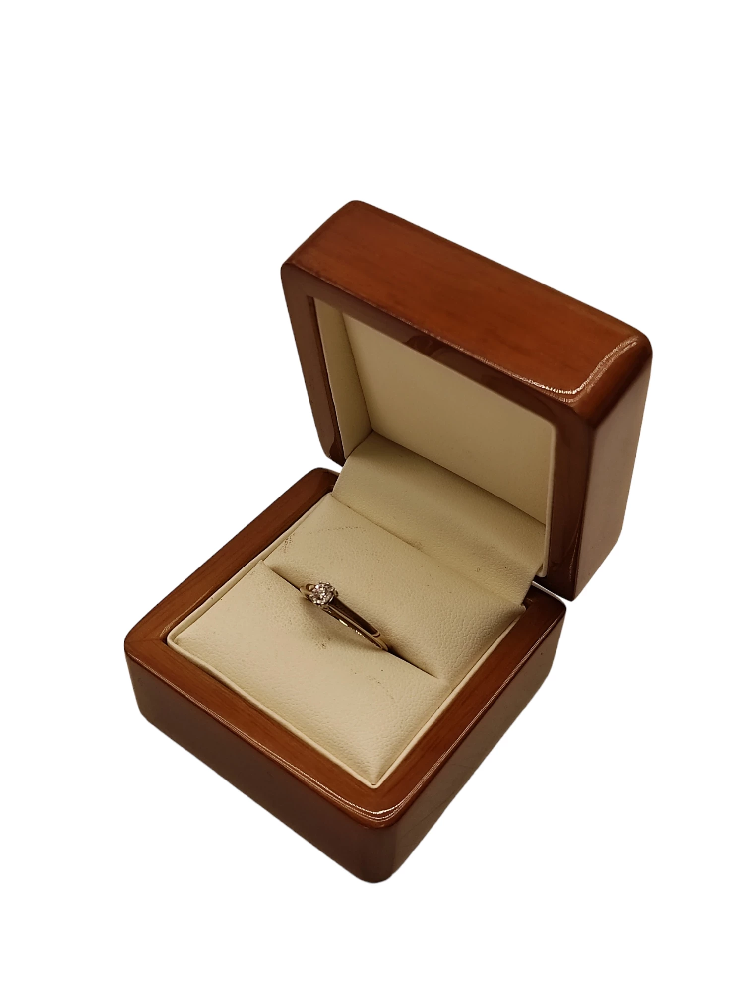 zloty-pierscionek-375-brylant-r10-material-15835-2