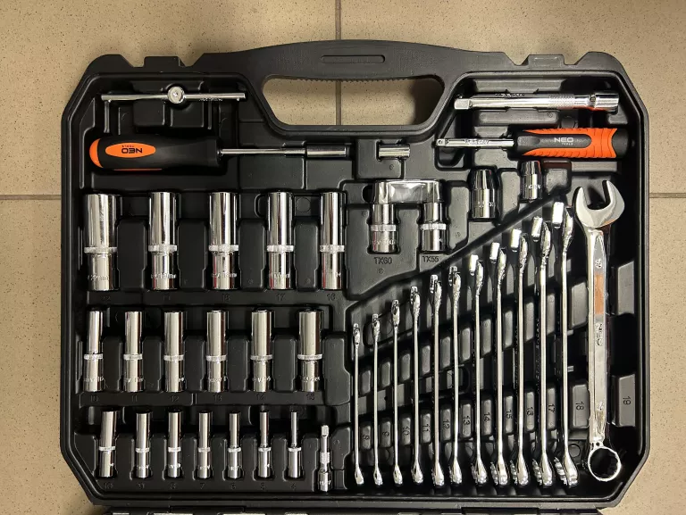 ZESTAW KLUCZY NEO TOOLS 219 PCS