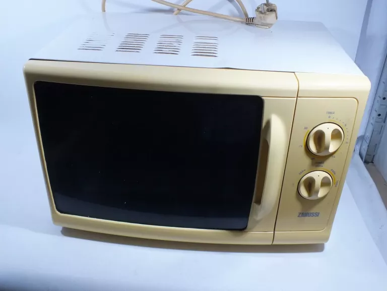 KUCHENKA MIKROFALOWA ZANUSSI ZM17M