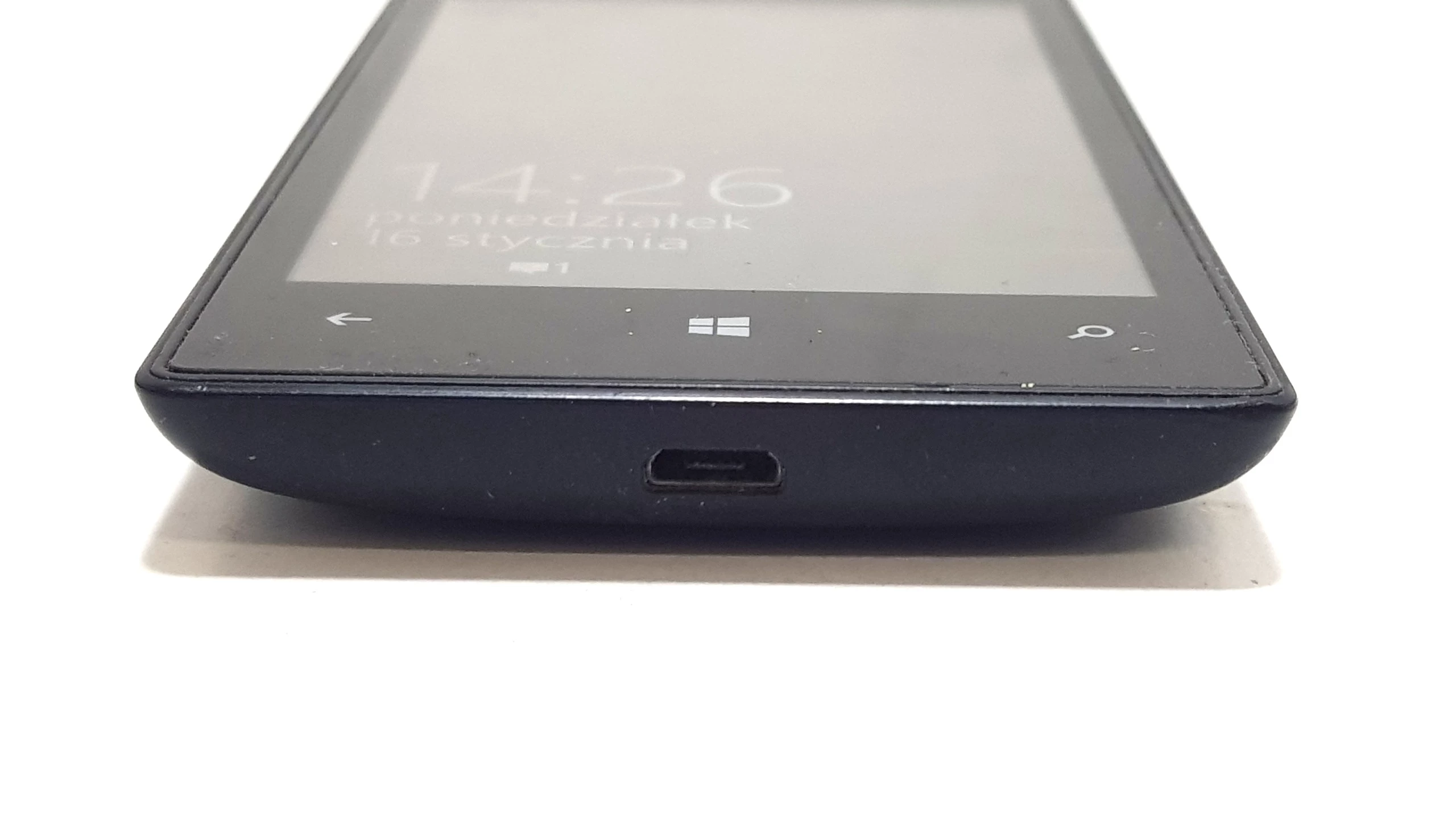 telefon-nokia-lumia-520-problemy-z-ladowaniem-typ-smartfon