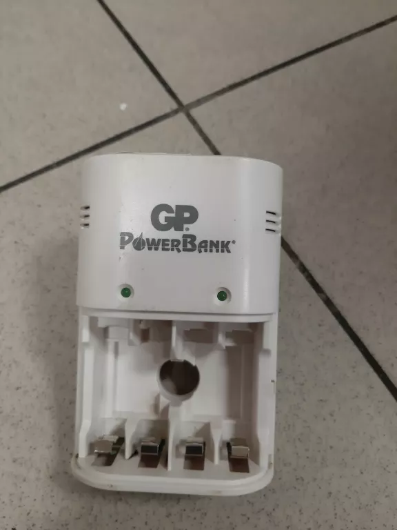 ŁADOWARKA GP POWERBANK DO AKUMULATORÓW