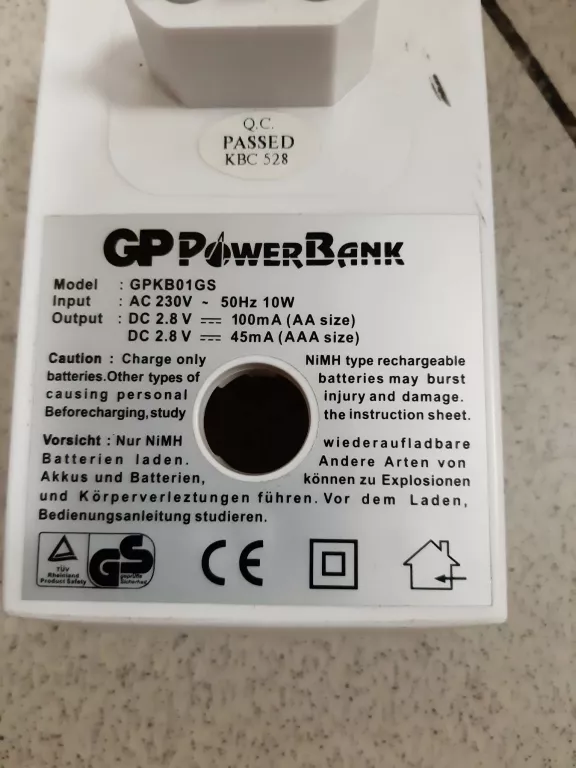 ŁADOWARKA GP POWERBANK DO AKUMULATORÓW