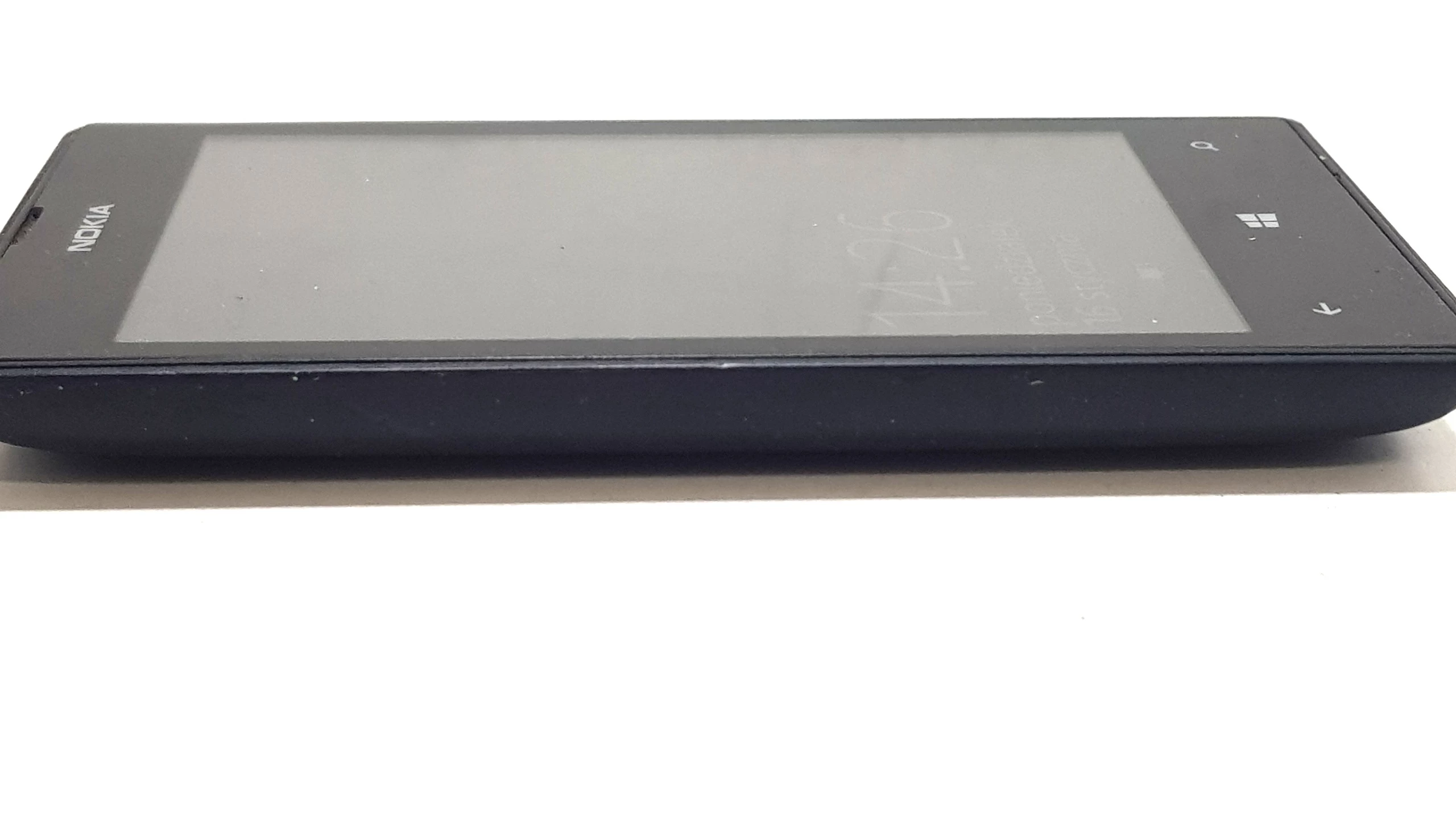 telefon-nokia-lumia-520-problemy-z-ladowaniem-ean-gtin-6438158568150