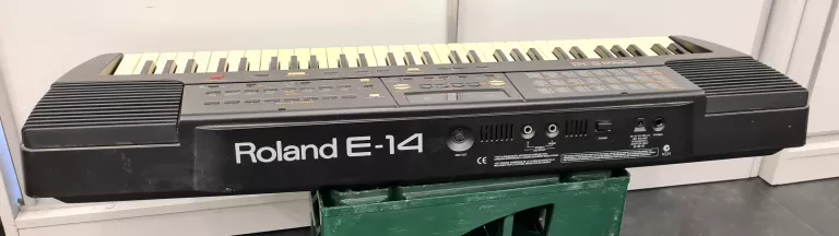 KEYBOARD ROLAND E-14